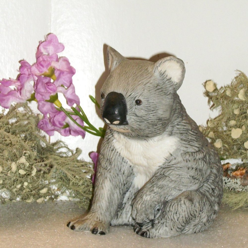 Vintage ROYAL HERITAGE Koala Bear Figurine 4" H x 4" W Porcelain